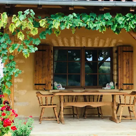 Les Cedres Du Linard, D'hotes Near Lascaux, Montignac, Sarlat-la-caneda, Dordogne Bed & Breakfast