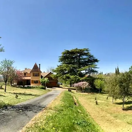 לינה וארוחת בוקר Les Cedres Du Linard, D'hotes Near Lascaux, Montignac, Sarlat-la-caneda, Dordogne 4*